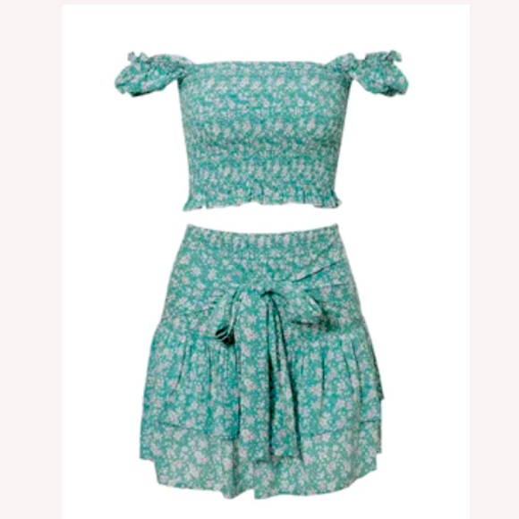 2 piece top and skirt - Picture 1 of 4